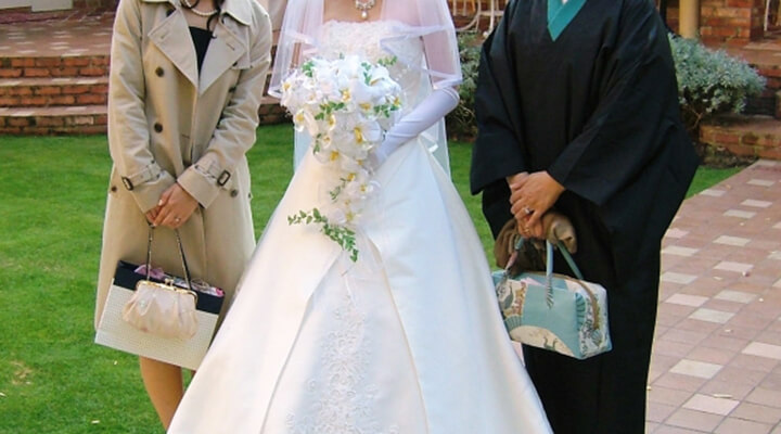 兄弟親族の結婚式服装マナー1050代の年齢別ドレス Hapico