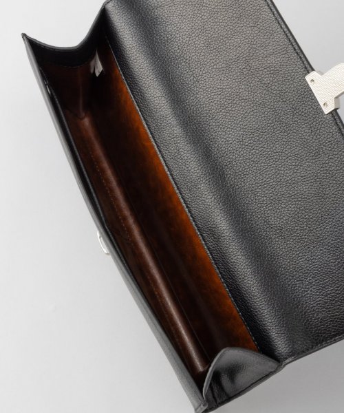 SUIT SELECT  スーツセレクト　バックル付フラップクラッチバッグ　ブラック