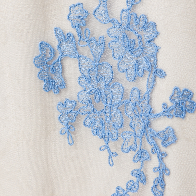 GRACE CONTINENTAL グレースコンチネンタル スカラ刺繍フレアドレス ブルー/M-L｜結婚式パーティーのレンタルドレス・アイテムはCariru